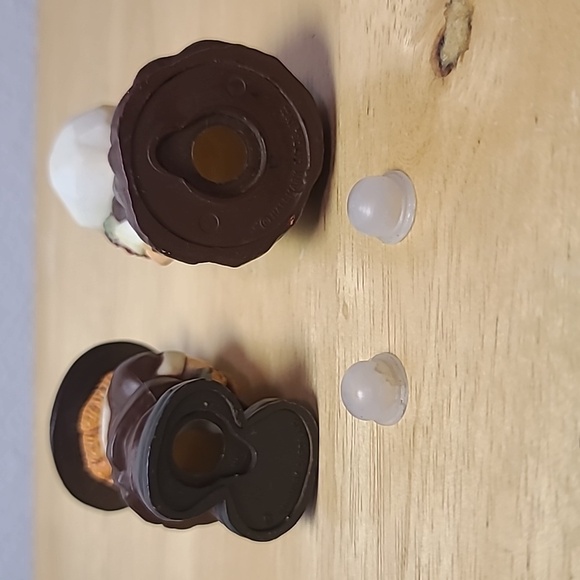 Vintage Hallmark Merry Miniature Thanksgiving Pilgrims salt & pepper shakers - Picture 5 of 5